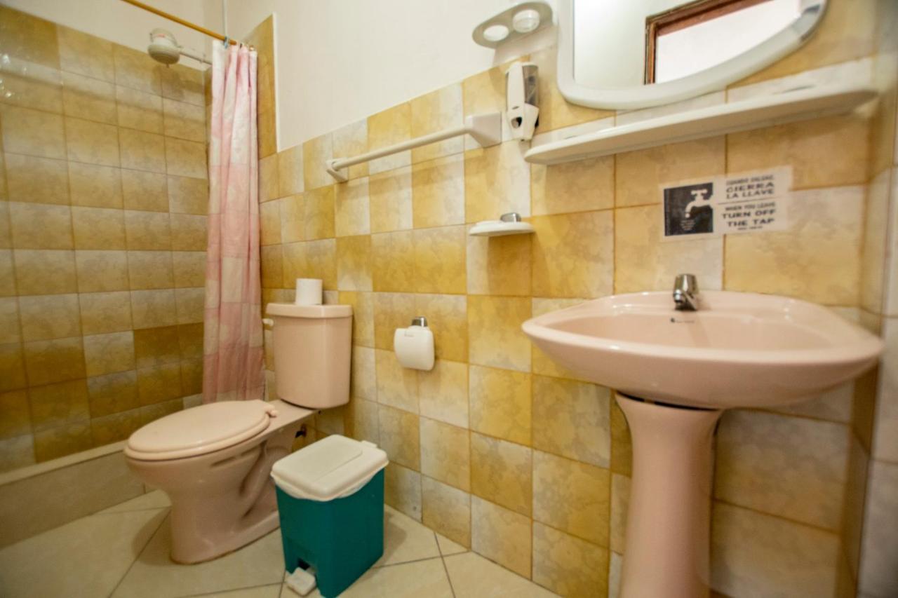 Hostal San Francisco San Cristóbal 外观 照片